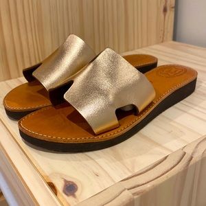 Bronze Metallic Sheen Sandal Size 5